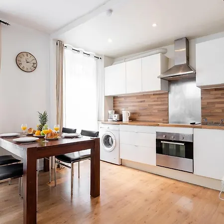 Rue Cler - Eiffel Tower